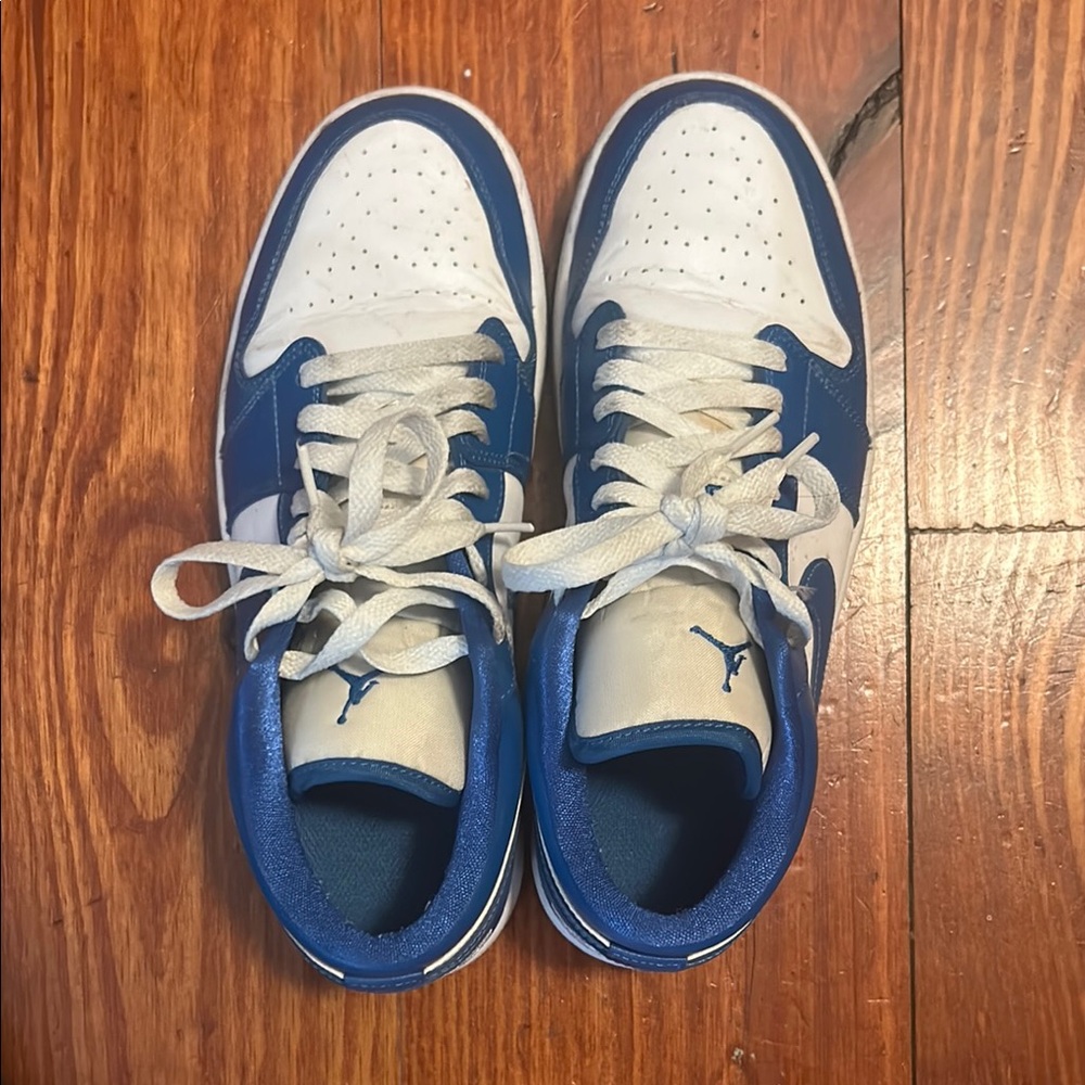 Jordan Low-Top Sneakers in White and Blue